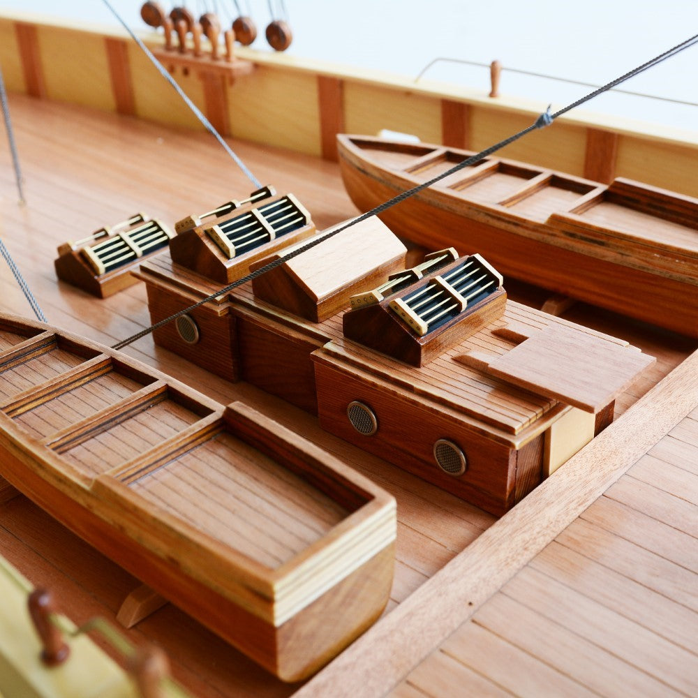 BLUENOSE II XL Model Yacht | Museum-quality | Fully Assembled Wooden Ship Model For Wholesale