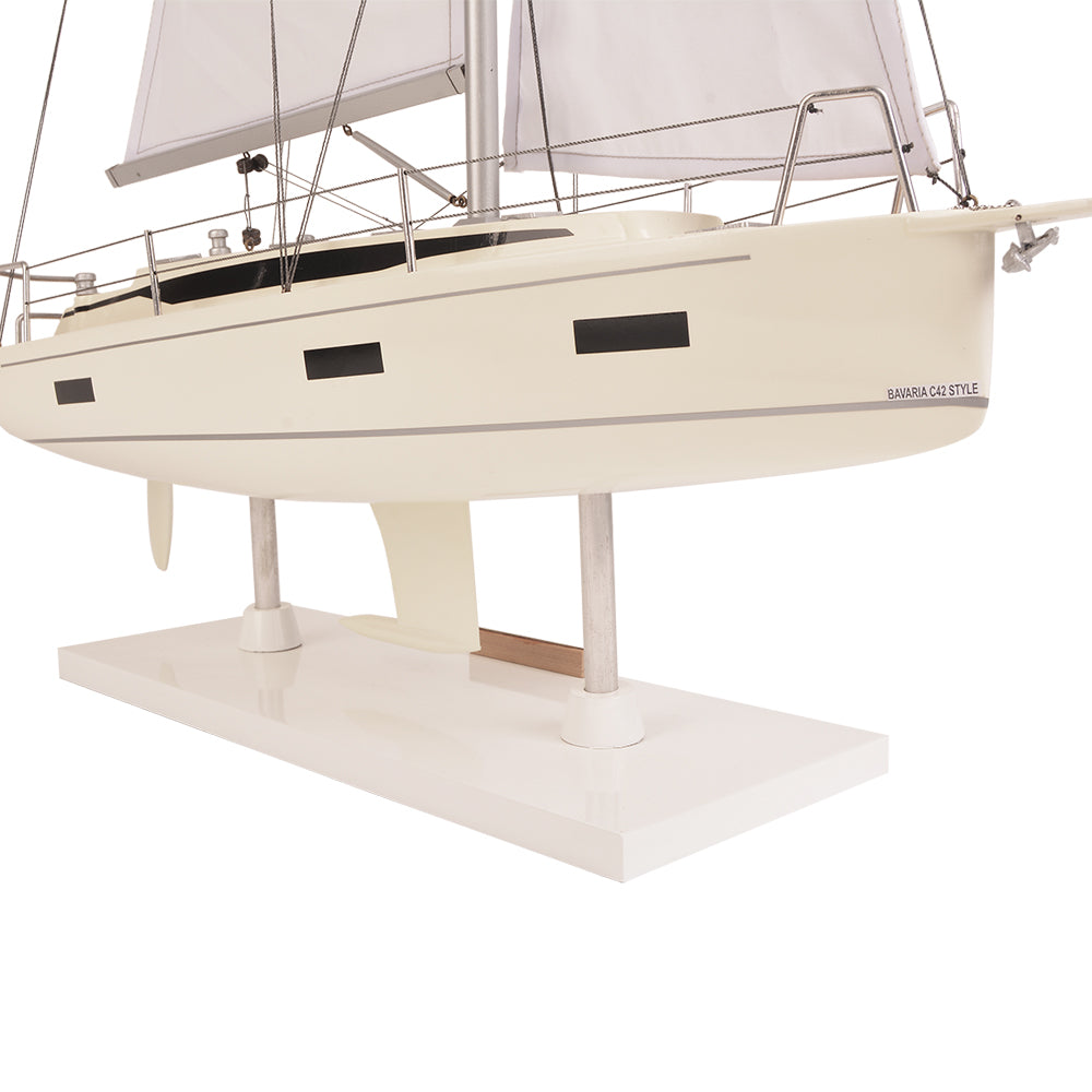 Y216 - Bavaria C-42 (L40) Sailboat model