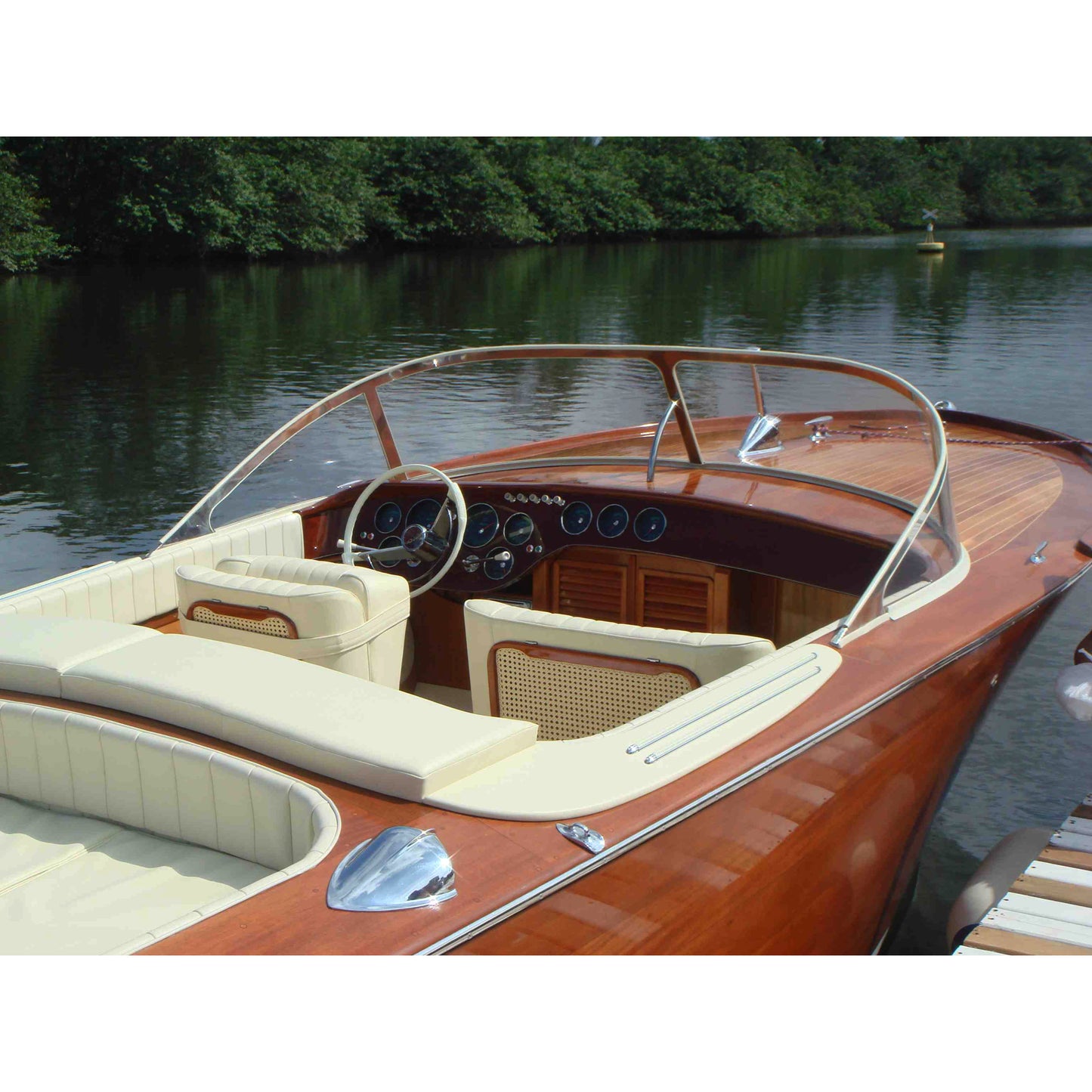 K238 - Riva V1 Aquarama Replica - 27ft