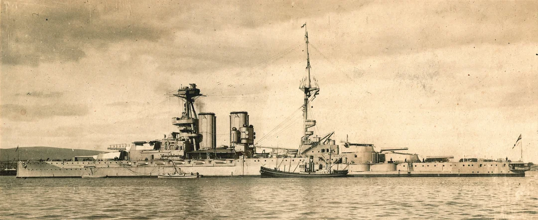HMS Warspite (Queen Elizabeth-Class) 36 Inches Battleship Model