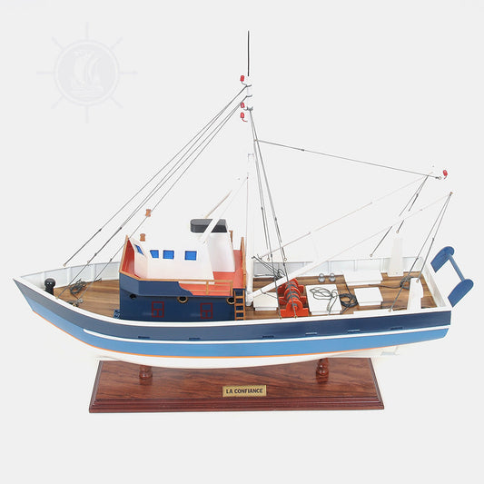 LA CONFIANCE MODEL BOAT PAINTED | Museum-quality | Fully Assembled Wooden Model boats