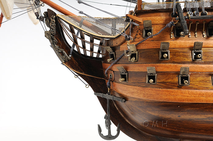 HMS Victory Midsize with Display Case