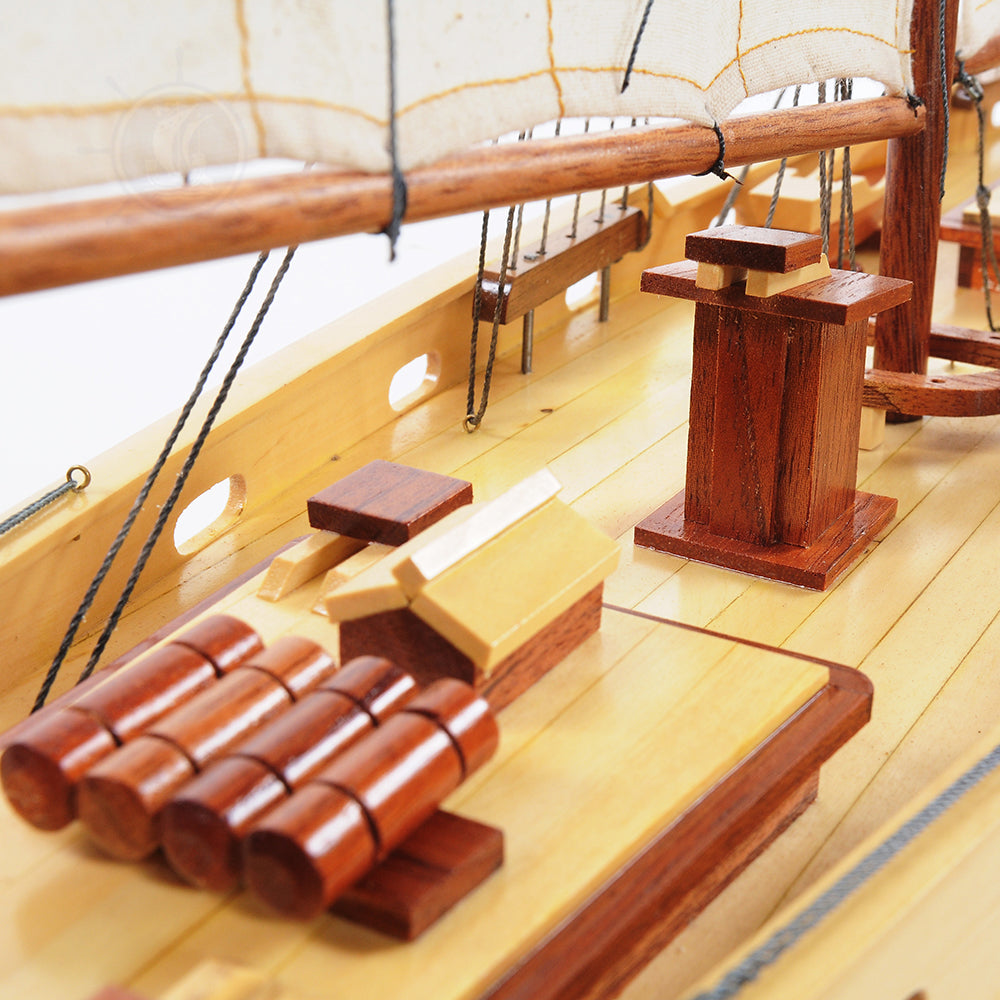 BLUENOSE II FULLY ASSEMBLED | Fully Assembled Wooden Ship Model For Wholesale